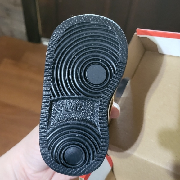 NWB! NIKE Court Borough Mid SIZE 3C for toddlers and babies - Picture 5 of 5
